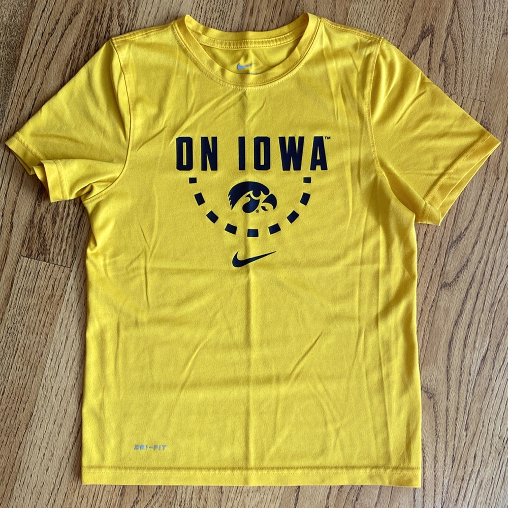Nike Iowa Hawkeye t-shirt, sz Small